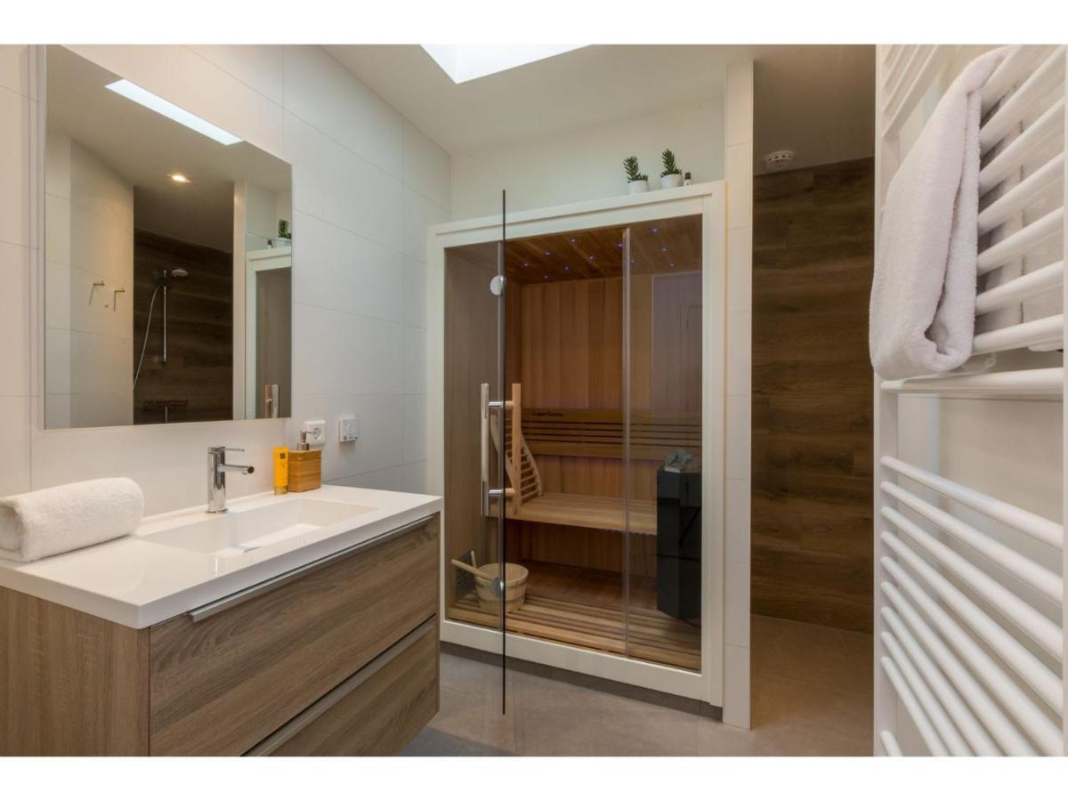 Beautiful Holiday Home With Sauna In A Quiet Wooded Area In 东卡佩勒 外观 照片